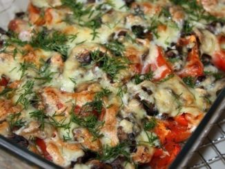 Запеканка с картофелем, фаршем и грибами