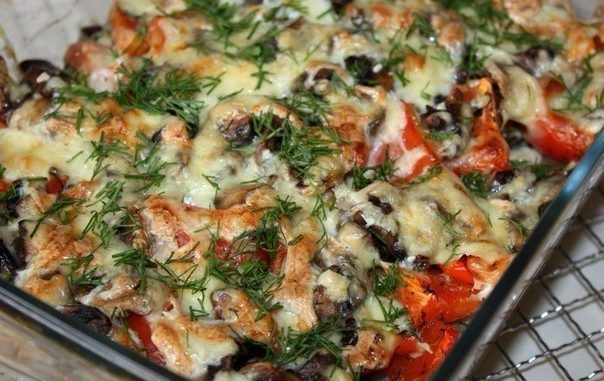 Запеканка с картофелем, фаршем и грибами Запеканка с картофелем, фаршем и грибами