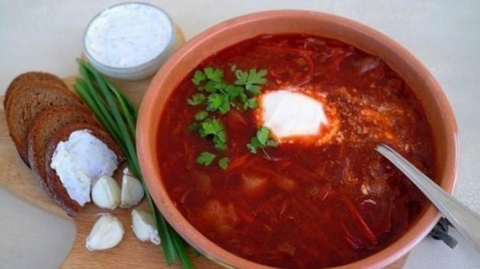 Борщ с уткой и вялеными помидорами Борщ с уткой и вялеными помидорами