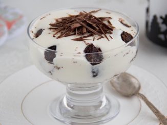 Десерт с черносливом и орехами