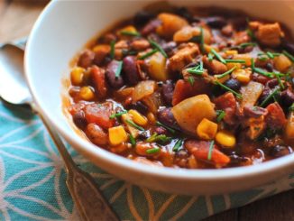 Фасоль, тушенная с овощами