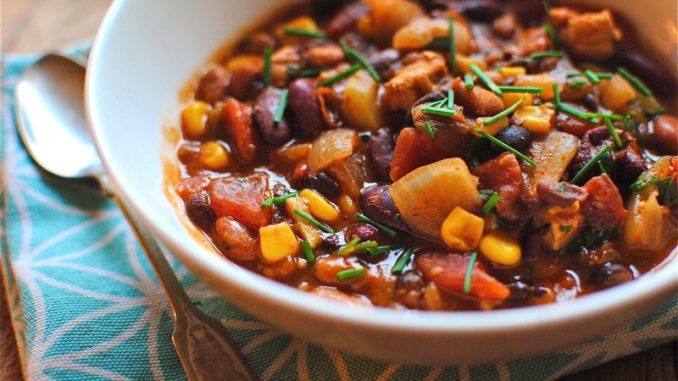 Фасоль, тушенная с овощами Фасоль, тушенная с овощами