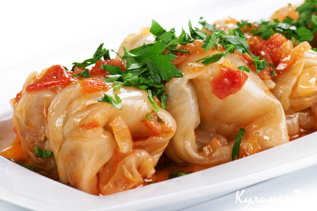 Голубцы с говядиной и яблоками