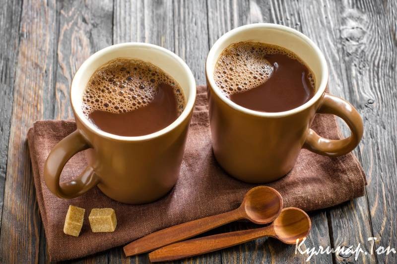 Какао с малиновым сиропом