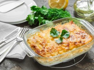 Картофельная запеканка с рыбой и сыром