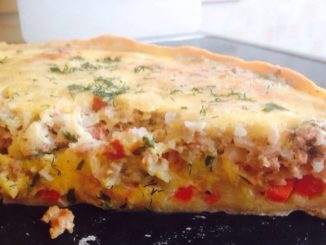 Киш с мясным фаршем и овощами