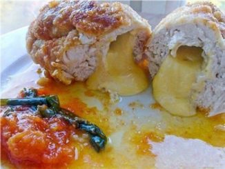 Куриная грудка с сыром в сухарях