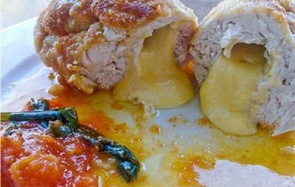 Куриная грудка с сыром в сухарях Куриная грудка с сыром в сухарях