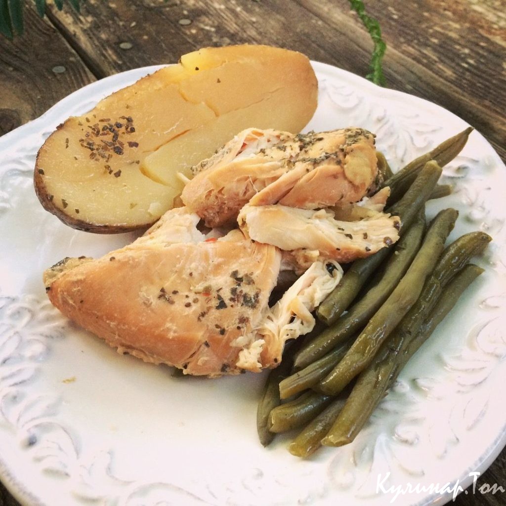 Куриная грудка, тушенная в мультиварке