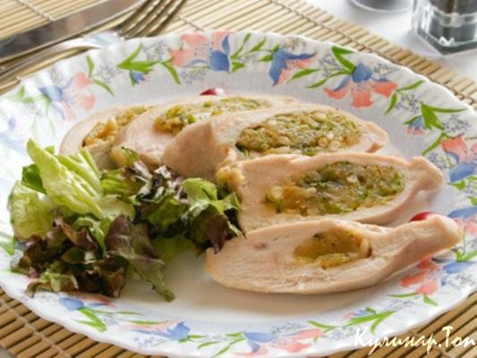 Куриное филе с сыром и орехами