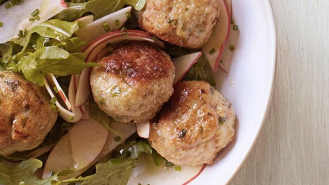 Куриные фрикадельки с рукколой Куриные фрикадельки с рукколой