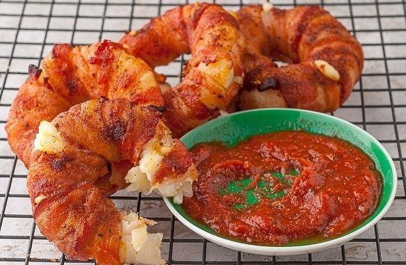Луковые кольца с ананасом и моцареллой Луковые кольца с ананасом и моцареллой