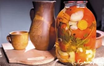 Маринованные помидоры с морковью и луком Маринованные помидоры с морковью и луком