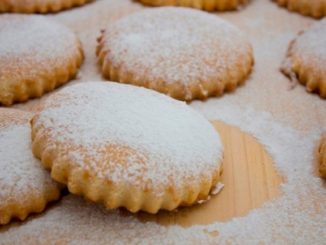 Молочный коржик