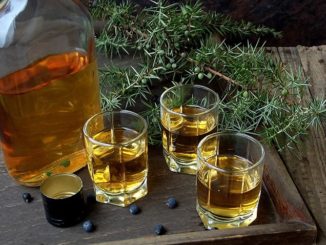 Можжевеловая наливка на водке с медом