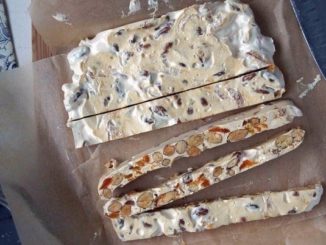 Мягкая нуга с орехами и курагой
