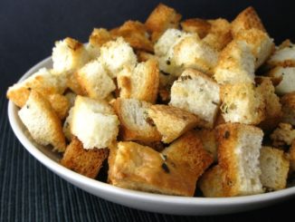 Домашние сухарики с оливками