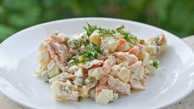Оливье с куриным мясом Оливье с куриным мясом