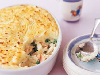 Пирог с красной и белой рыбой