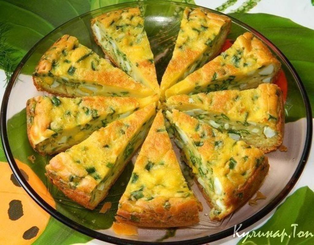 Пирог с яйцами и зеленым луком в мультиварке
