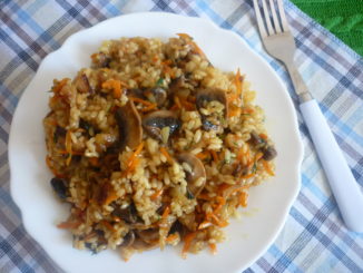 Плов с шампиньонами в мультиварке