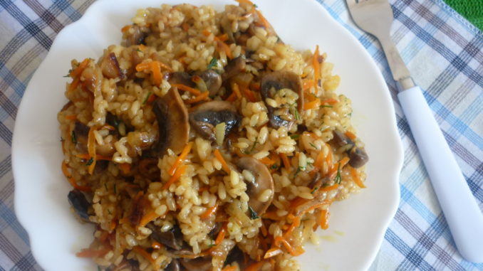 Плов с шампиньонами Плов с шампиньонами в мультиварке