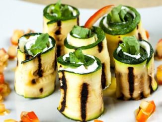 Роллы с цукини и козьим сыром