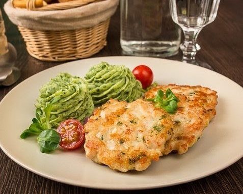Рубленые шницели из курицы с сыром Рубленые шницели из курицы с сыром