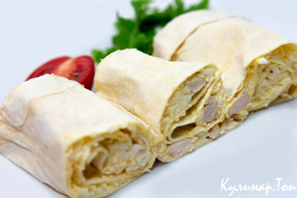 Рулет с курицей и плавленым сыром