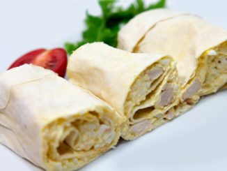 Рулет с курицей и плавленым сыром