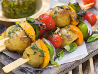 Шашлык из картофеля, помидоров и грибов