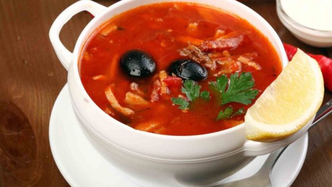Солянка мясная сборная Солянка мясная сборная в горшочках