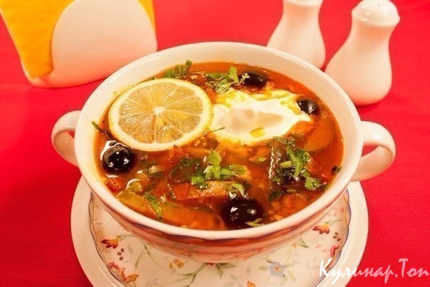 Солянка с копченой курицей