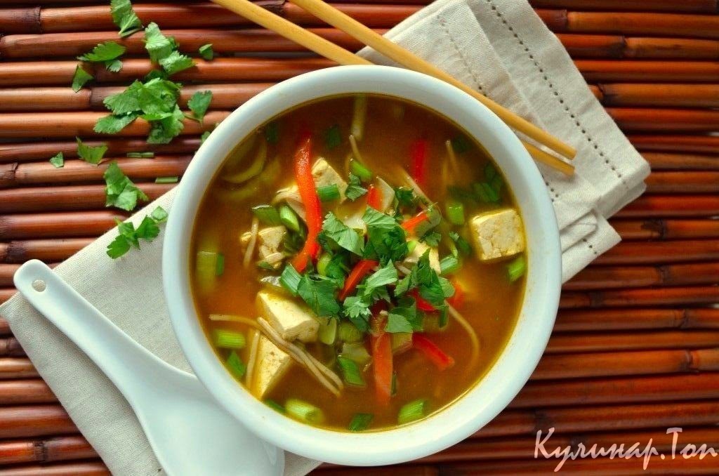 Суп-лапша с курицей и шпинатом