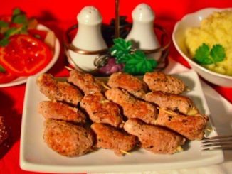 Свиные рулетики с сыром и чесноком