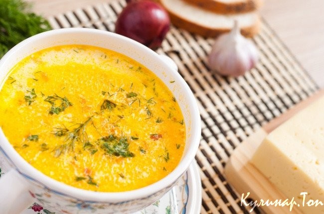 Сырный суп с копчеными колбасками