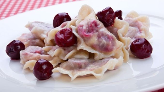 Вареники с вишней Вареники с вишней