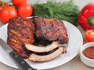 Запеченные свиные ребрышки