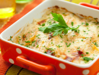 Запеканка из картофеля и цуккини под сливочным соусом
