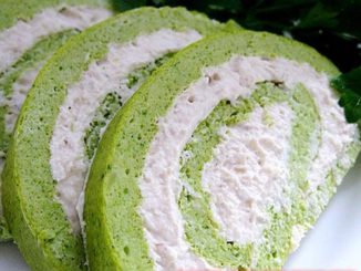 Зеленый рулет с курицей