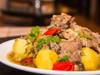 Баранина, тушенная с овощами