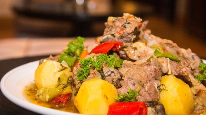 Баранина, тушенная с овощами Баранина, тушенная с овощами