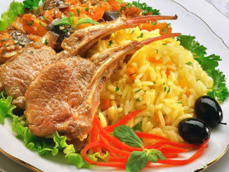Баранина, запеченная с морковью и рисом