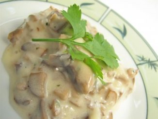 Белые грибы под соусом