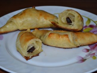 Круассаны с шоколадной начинкой
