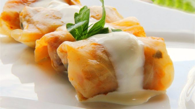Голубцы с курицей, рисом и карри Голубцы с курицей, рисом и карри