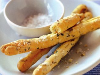 Хлебные палочки с чесноком