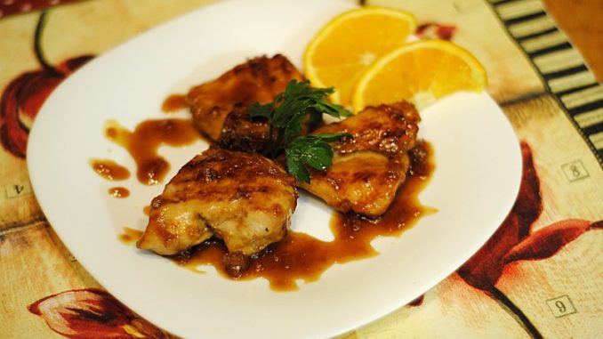 Курица, тушенная в апельсиновом соусе Курица, тушенная в апельсиновом соусе