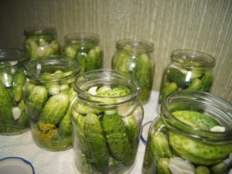 Маринованные огурцы с корицей