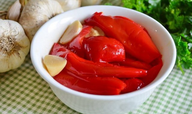 Маринованный перец с корицей Маринованный перец с корицей
